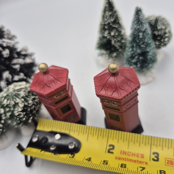 Department 56 Two English Post Boxes - Picture 4 of 7